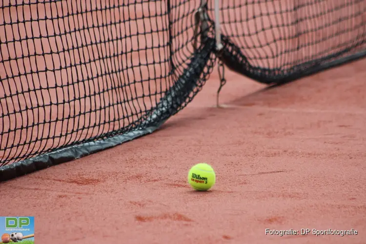 Kennismaken met aangepast tennissen voor blinden en slechtzienden