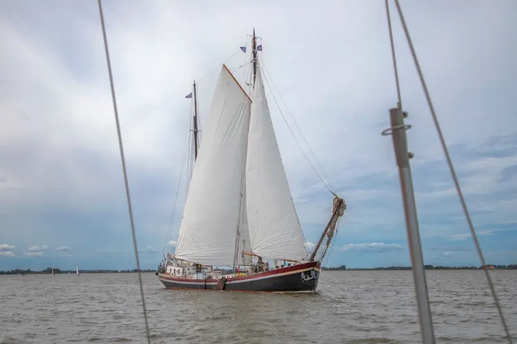 Nazomer aan het IJsselmeer bij minder mooi weer