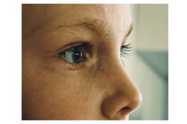 Het juiste symbool en teken bij het ontwerpen van een kinderwagen: de veiligheid van het kind