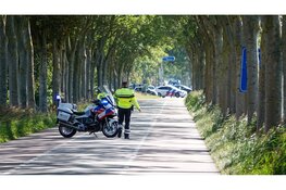 Automobilist gewond bij botsing tegen boom Zuidoostbeemster