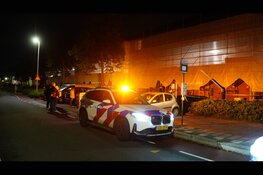 Schade na explosie bij voordeur van woning in Purmerend