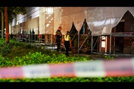Schade na explosie bij voordeur van woning in Purmerend