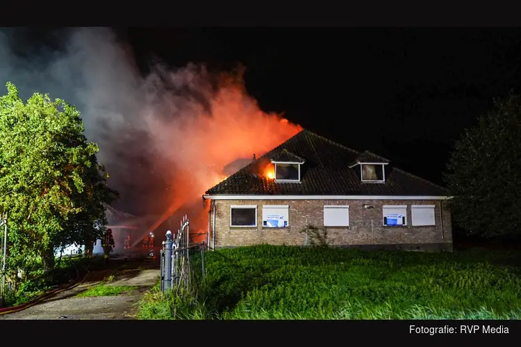 Woning compleet verwoest bij uitslaande brand in Purmerend