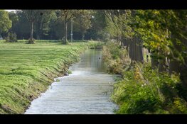 Verdachte vuilniszakken gevonden in sloot Noordbeemster, grote brandweerinzet