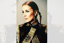 Prince bassiste Ida Nielsen (DE) brengt oldschool funk gemengd met hiphop, reggae en wereld muziek