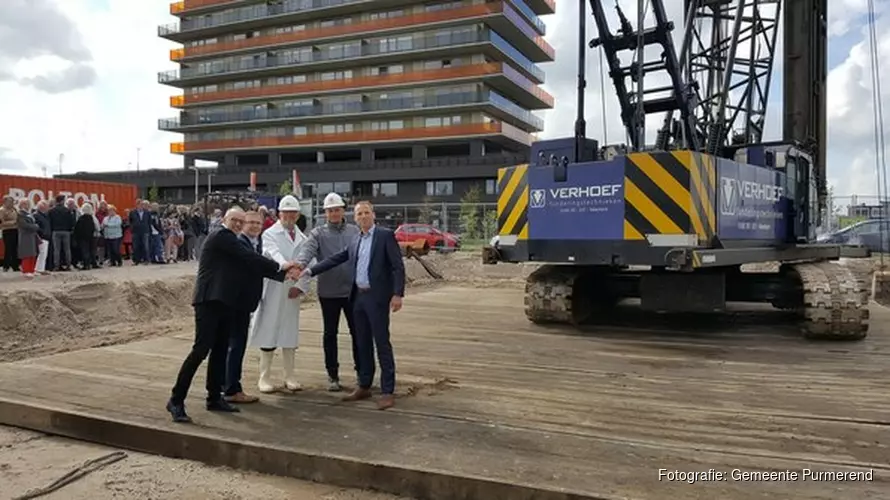 Eerste paal appartementencomplex Vennestaete geslagen