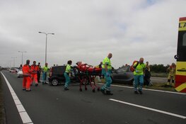Flinke aanrijding op N246: gewonde naar ziekenhuis