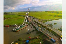 Nachtafsluiting bij Beatrixbrug (N246) in Westknollendam