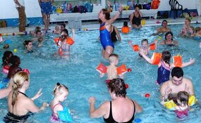 Ukkies HerfstDuik in instructiebad Spurd-Leeghwaterbad