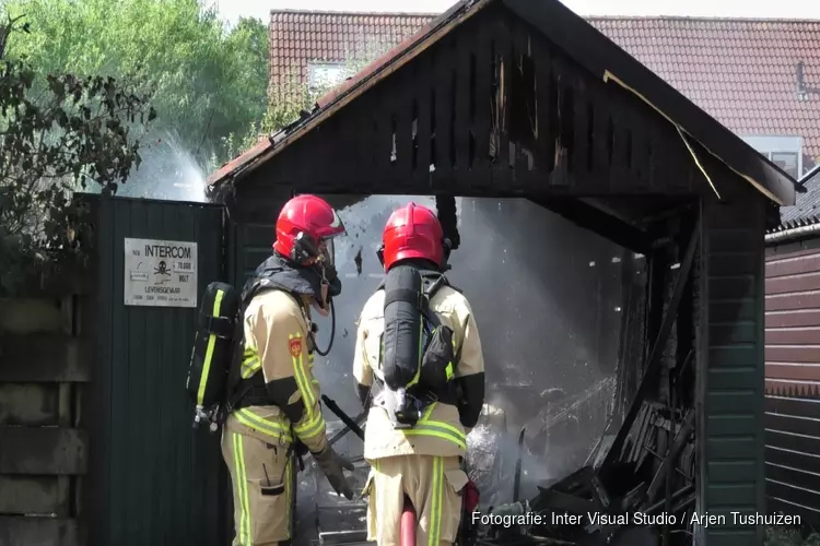 Schuur in brand in Purmerend
