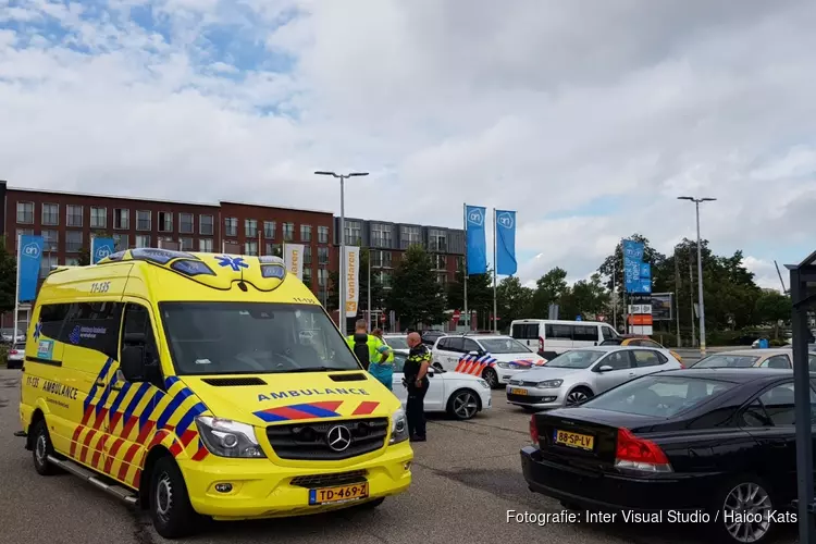 Oudere vrouw aangereden op parkeerplaats Purmerend