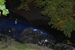 Auto van de weg in Noordbeemster