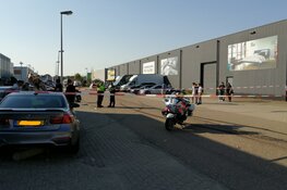 Auto rijdt in op mensen bij autoshow Purmerend: drie gewonden
