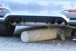 Auto rijdt in op mensen bij autoshow Purmerend: drie gewonden