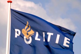 Auto brandt volledig uit in Wormer